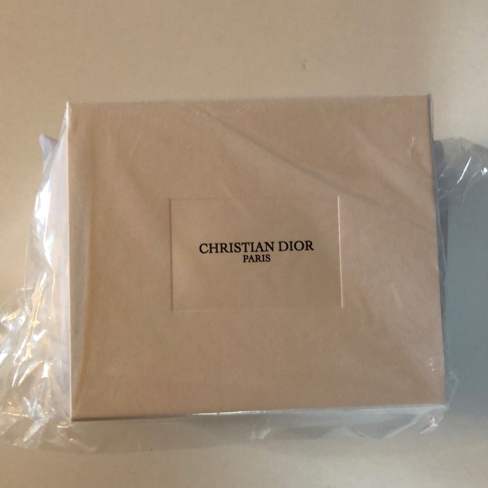 Dior platinum 2024 holiday gift